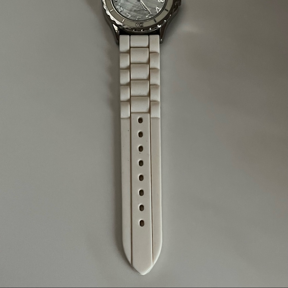GUC Accutime silicone watch - Picture 4 of 10